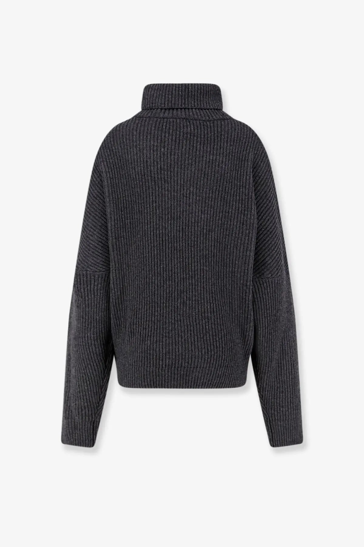 R2w women’s dark gray ribbed knit wool and cashmere turtleneck sweater with a relaxed fit