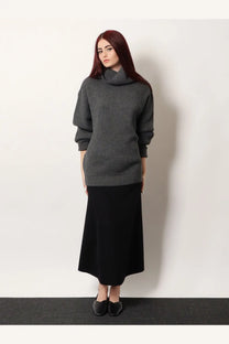 R2w womens dark gray ribbed wool and cashmere turtleneck sweater with long sleeves