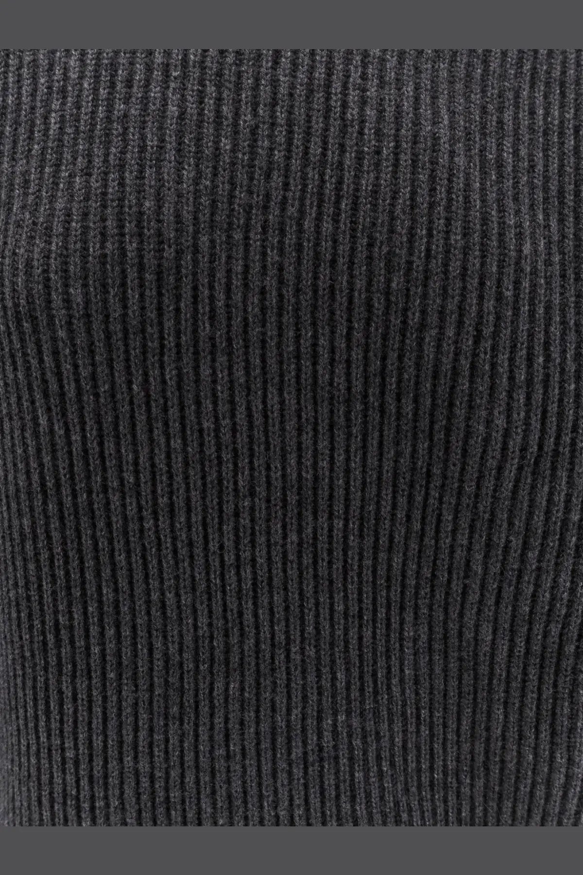 R2w women’s wool and cashmere turtleneck in dark gray ribbed knit fabric with a textured vertical stripe pattern
