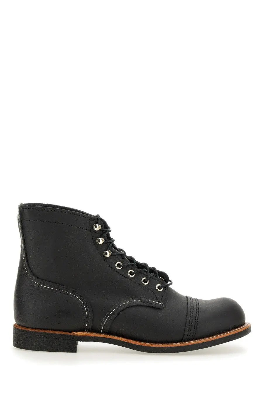 Black leather Red Wing 8037 work boot with white stitching and silver eyelets in Red Wing men’s Stivale Iron Ranger black