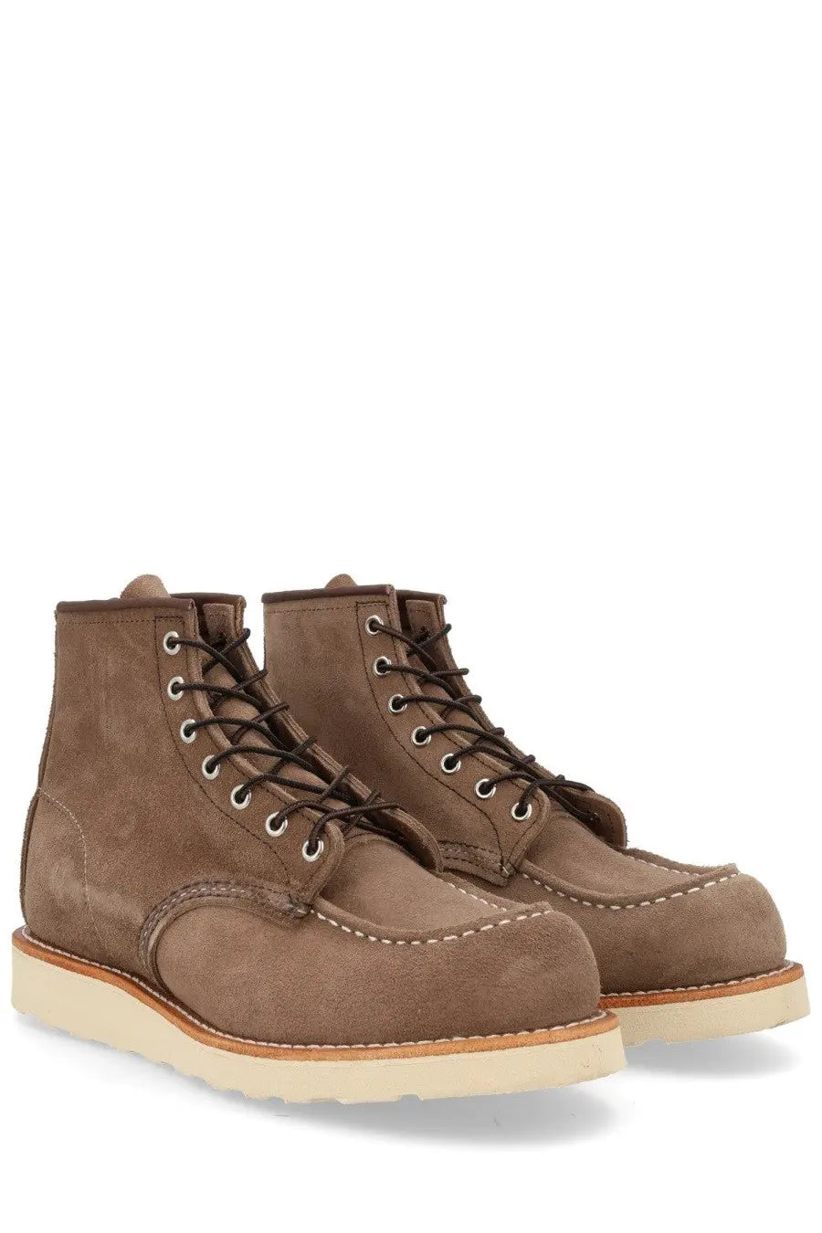 Red Wing men’s Stivale Stringato classic moc beige brown suede work boots with black laces and cream rubber sole