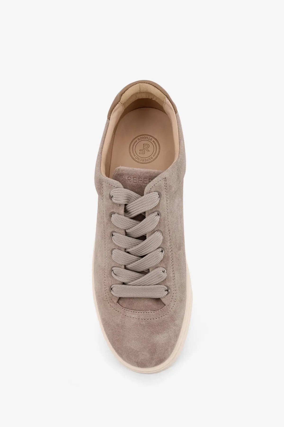 Beige suede low-top reference men’s the cassetta sneakers with matching laces and white rubber sole