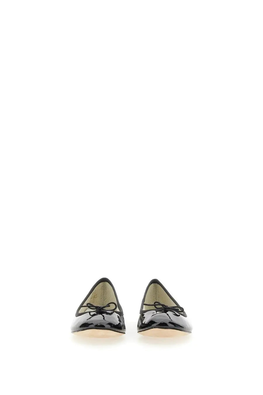 Repetto women’s ballerina cendrillon black patent leather flats with a small bow at the toe