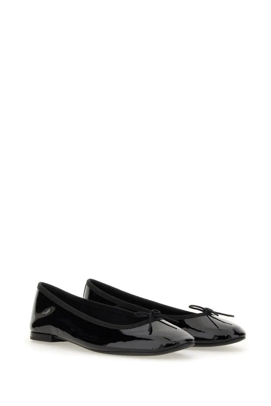 Repetto women’s ballerina lili black patent leather ballet flats with a small bow at the toe