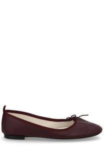 Burgundy leather ballet flat with small bow at toe from Repetto women’s dancer Garance red collection