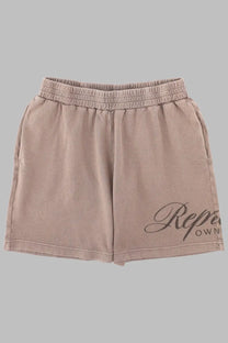 Beige represent men’s sweatshorts with elastic waistband and cursive repe logo printed on the left leg