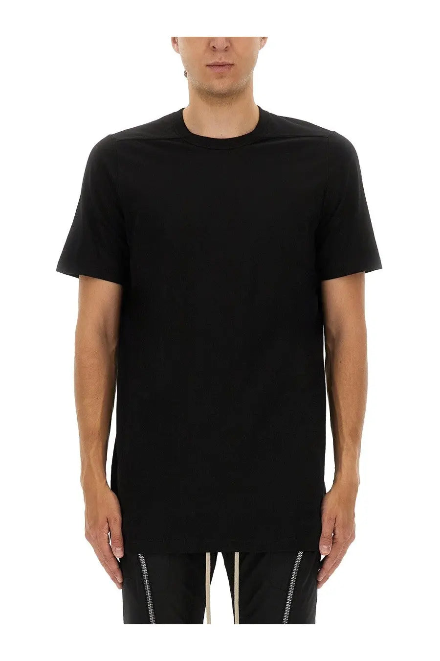 Rick Owens men’s level shirt black short-sleeved crew neck t-shirt with relaxed oversized fit made from soft cotton