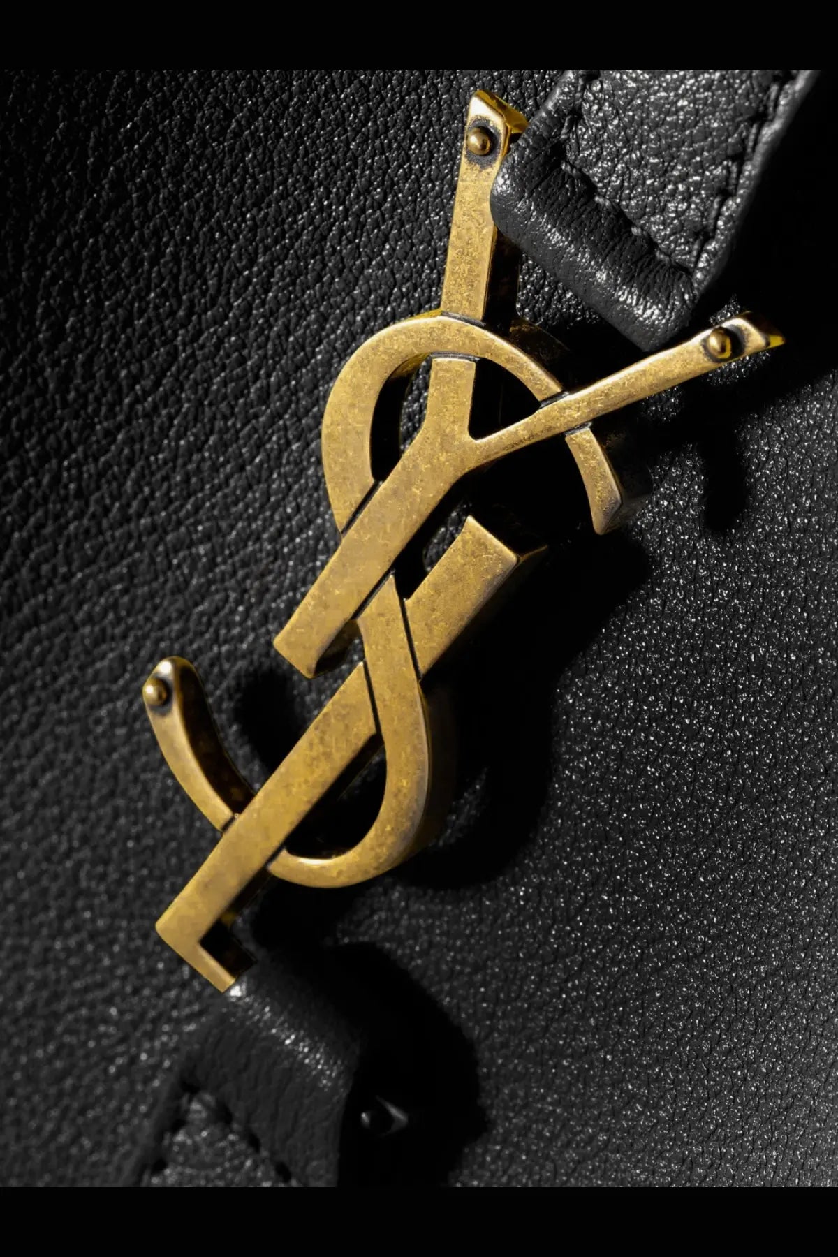 Saint Laurent women’s le à leather shoulder bag black with gold-tone ysl logo clasp on textured leather front