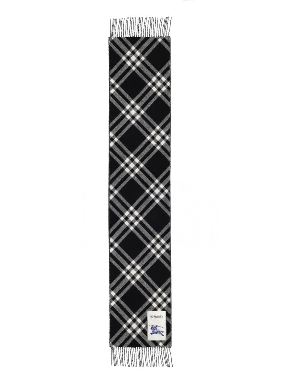 Burberry Women's Sciarpa in Cashmere Check Black