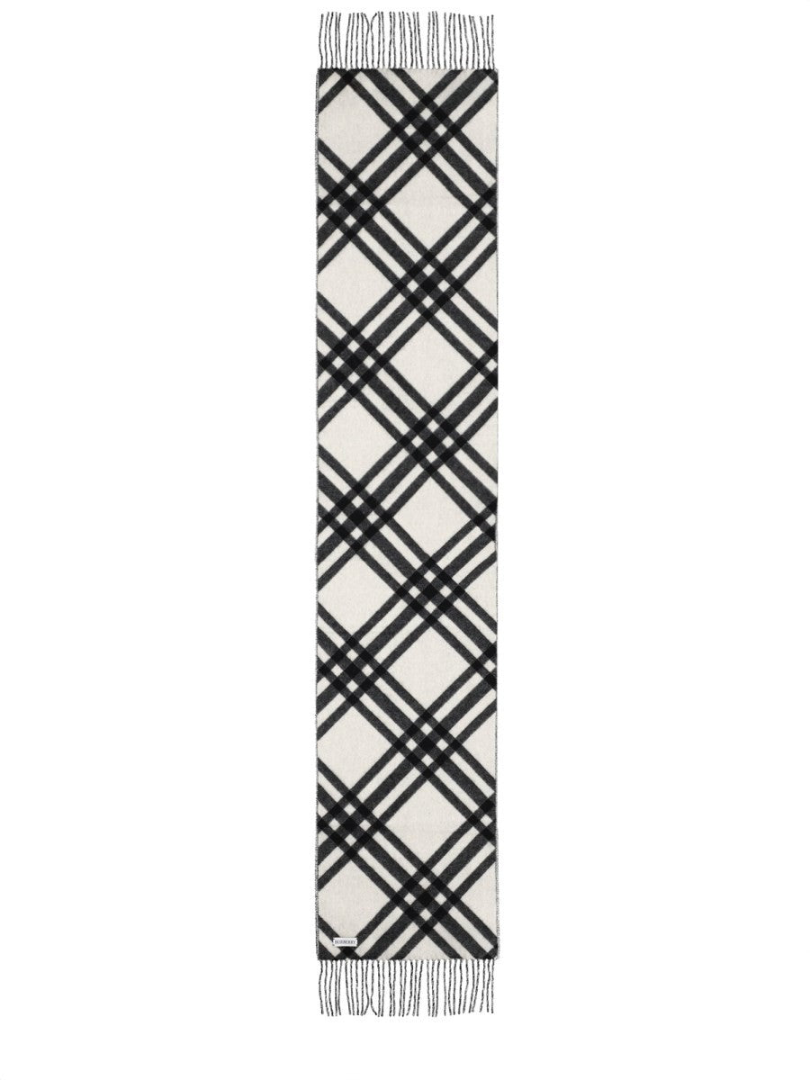 Burberry Women's Sciarpa in Cashmere Check Black
