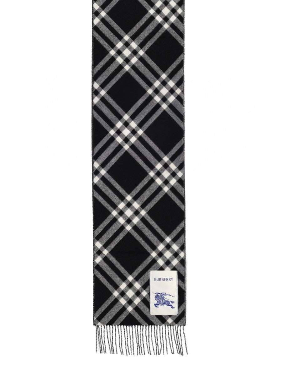 Burberry Women's Sciarpa in Cashmere Check Black