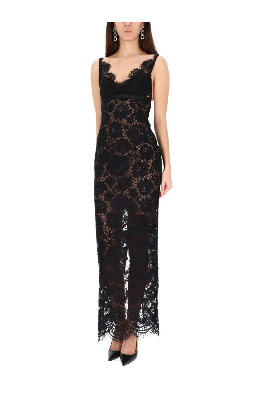 Black lace evening gown with floral pattern and thin straps from self-portrait women’s long lace dress black collection