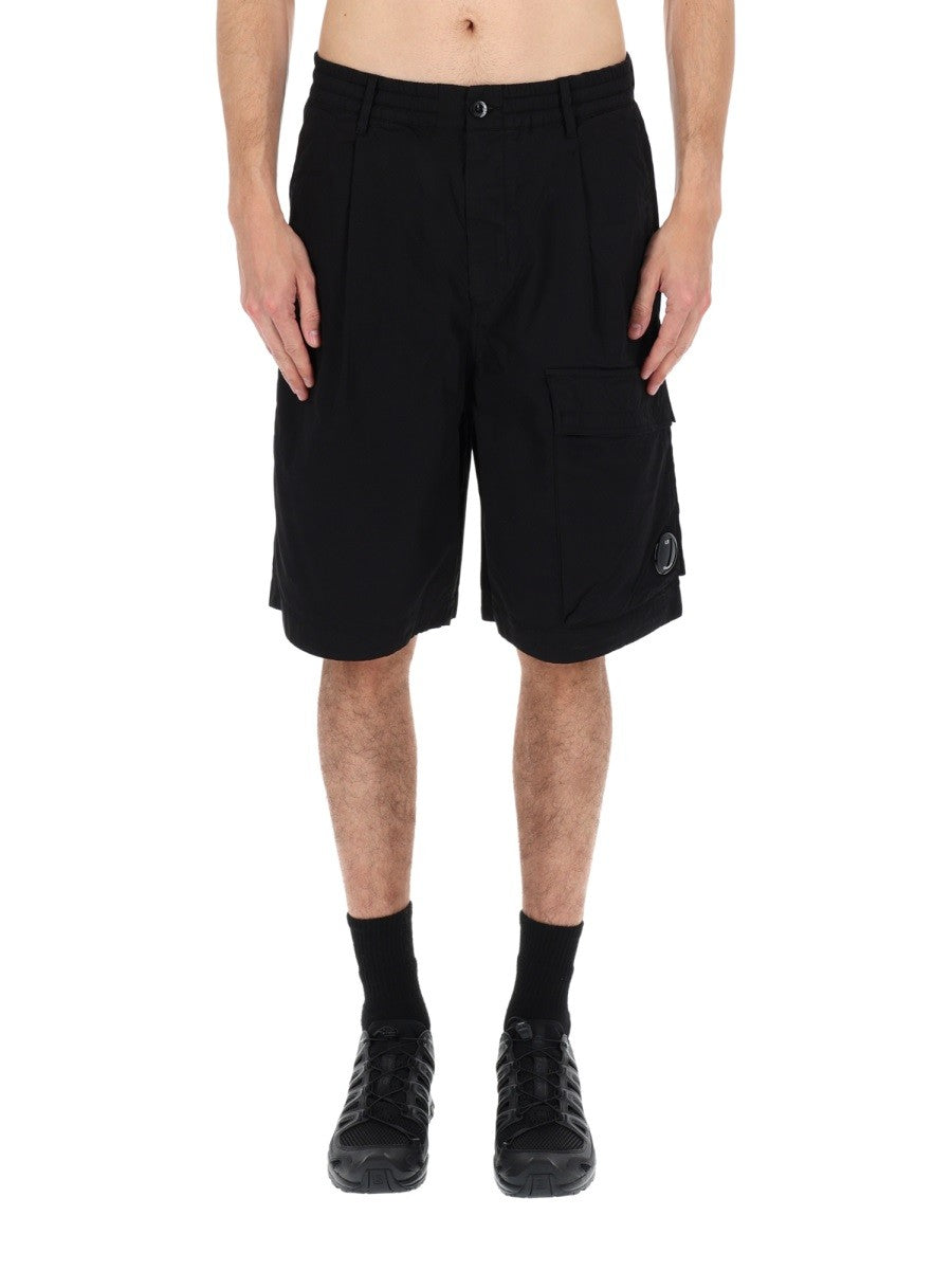 C.P. Company Men's Shorts Cargo Con Patch Black