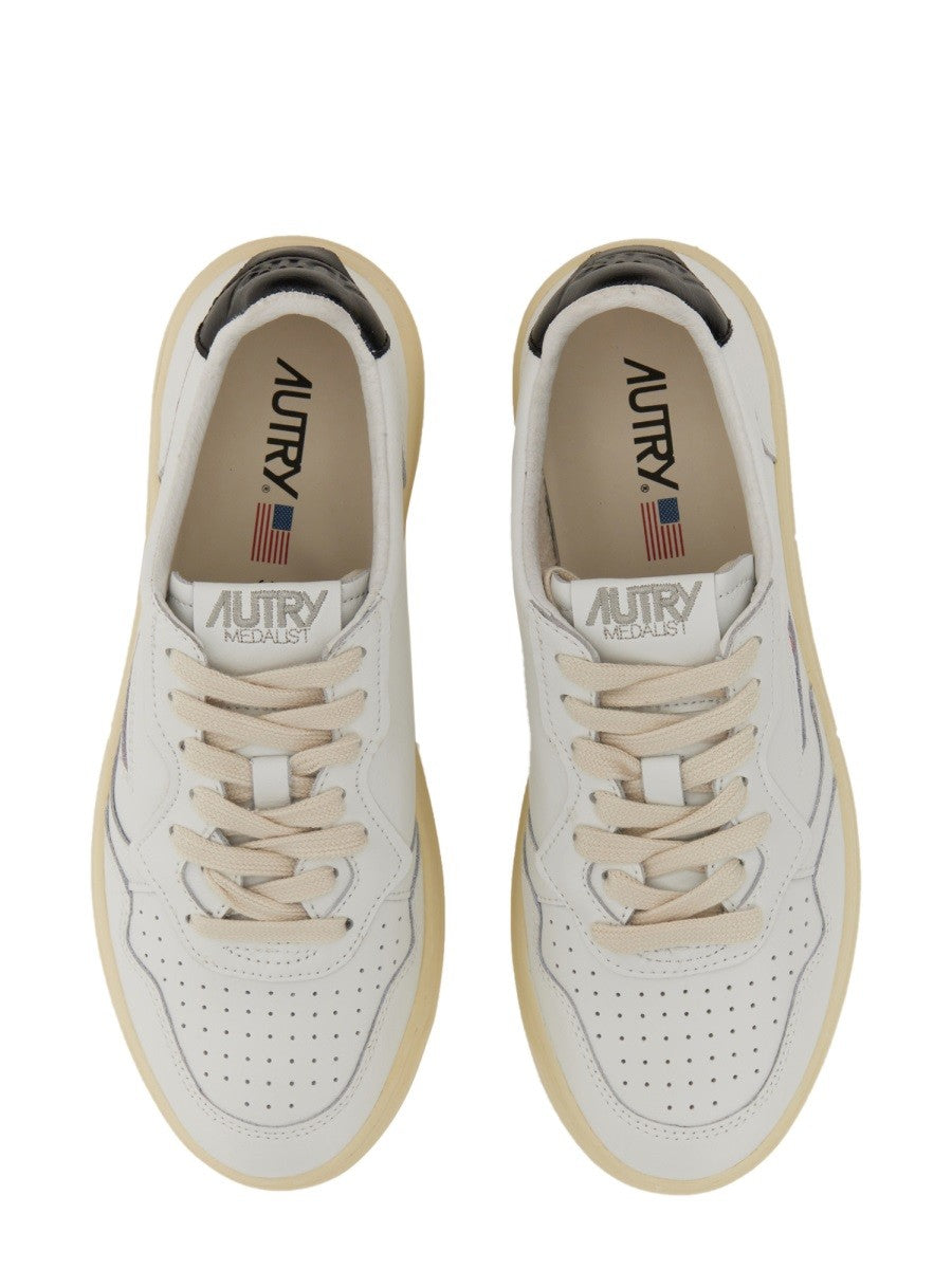 AUTRY Women's Sneaker Medalist Low White