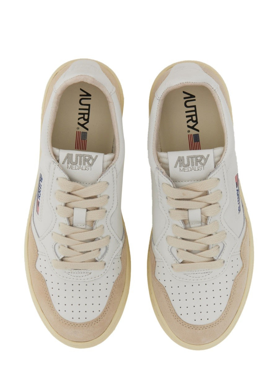 AUTRY Women's Sneaker Medalist Low White
