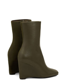 Ami Paris Women's Stivaletto in Pelle Green