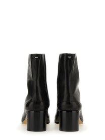 Maison Margiela Women's Stivale Tabi in Pelle Black