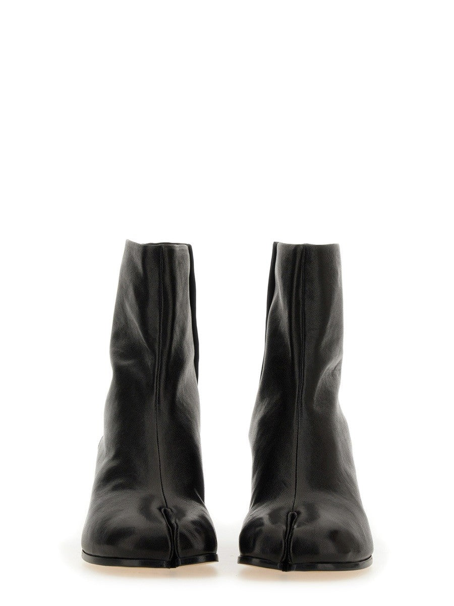 Maison Margiela Women's Stivale Tabi in Pelle Black