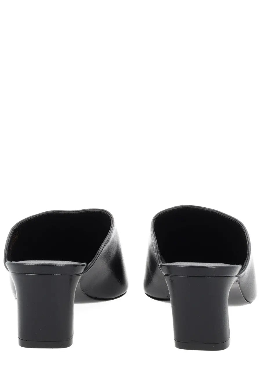 Stuart Weitzman women’s mule Stassi con tacco black patent leather mules with sleek glossy finish and block heels
