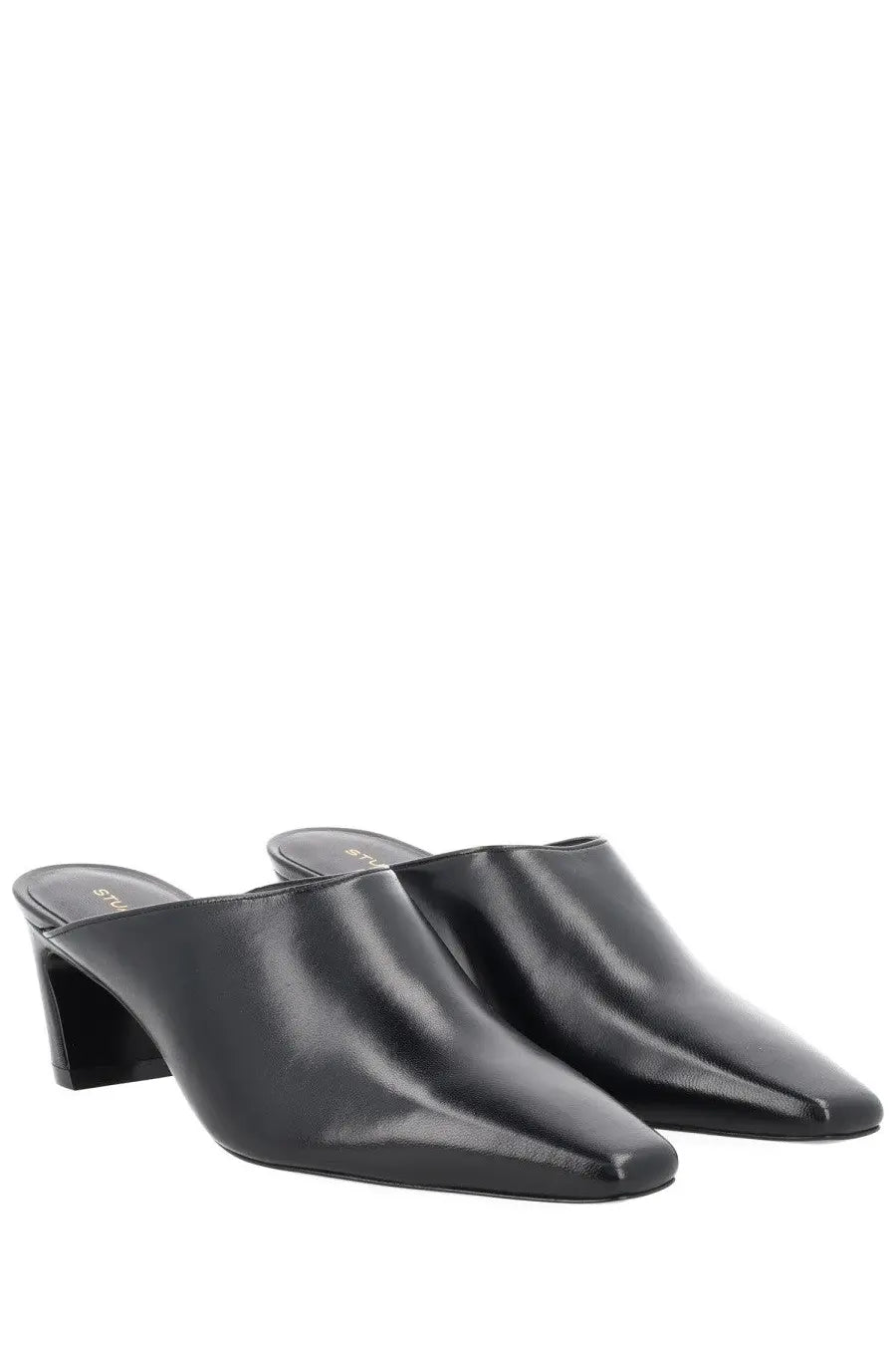 Stuart Weitzman women’s mule Stassi con tacco black patent leather with sleek pointed toe and low block heel