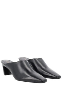 Stuart Weitzman women’s mule Stassi con tacco black patent leather with sleek pointed toe and low block heel