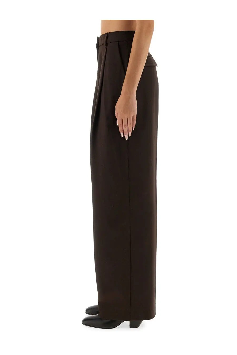 Black high waisted wide leg trousers with a sleek tailored design from thelatest women’s pants axel brown collection