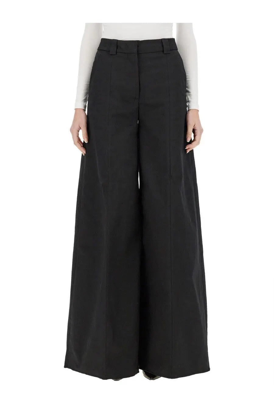 Thelatest women’s wide pant Alma black featuring sleek tailored black wide-leg trousers with a structured waistband