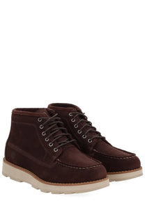 Timberland men’s waterproof brown suede chukka boot with dark laces and light beige rubber sole
