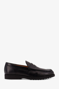 Tod’s men’s black leather loafer with classic slip-on design and textured rubber sole for comfortable wear