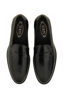Tod’s men’s mocassino in pelle black black patent leather loafers with glossy finish and classic slip-on design