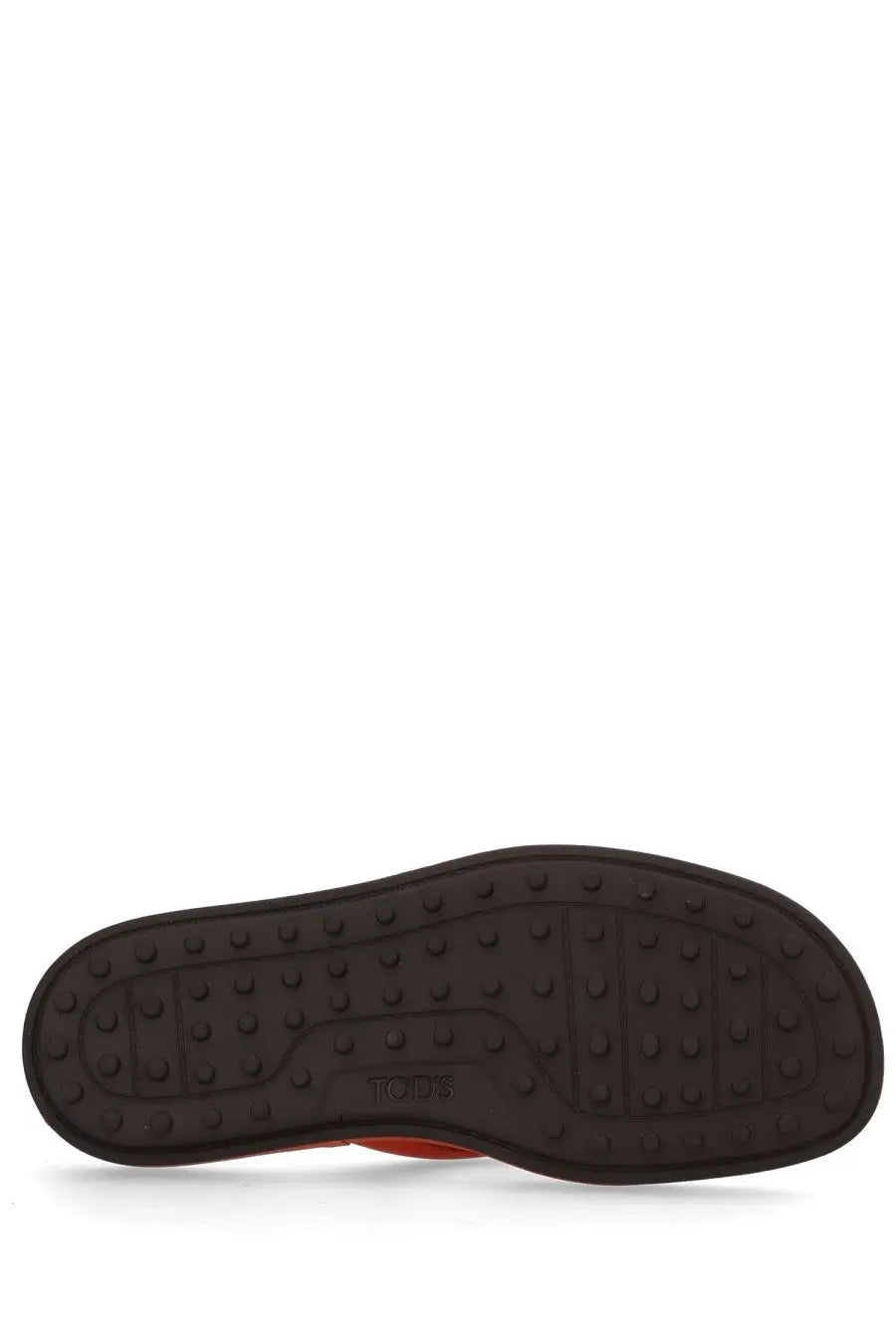 Back side of tods womens sandalo infradito con orange with black rubber sole textured pattern and tods logo embossed near heel
