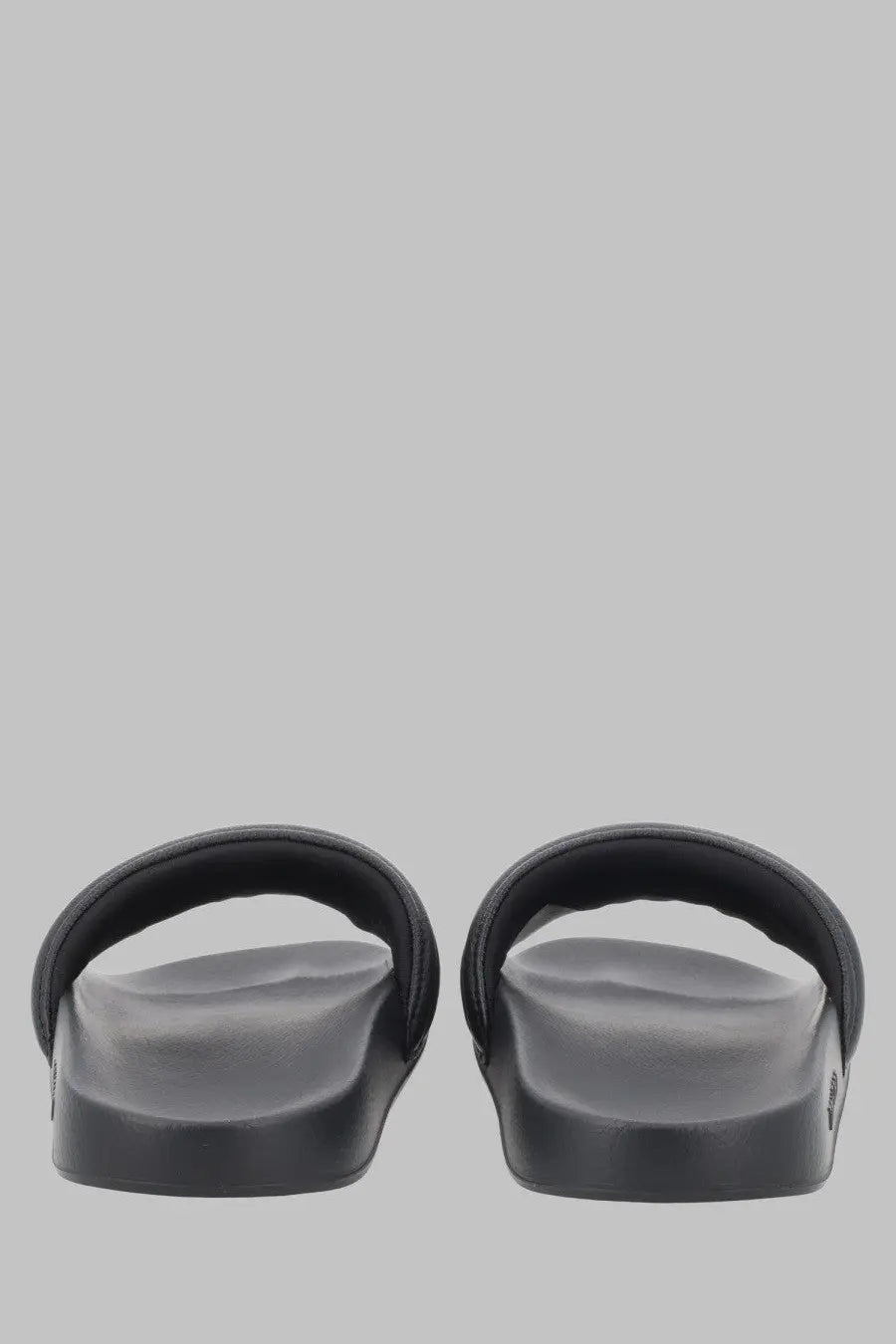 Tom Ford men’s Sandalo slipper in Pelle black rubber slide sandals with a simple minimalist design