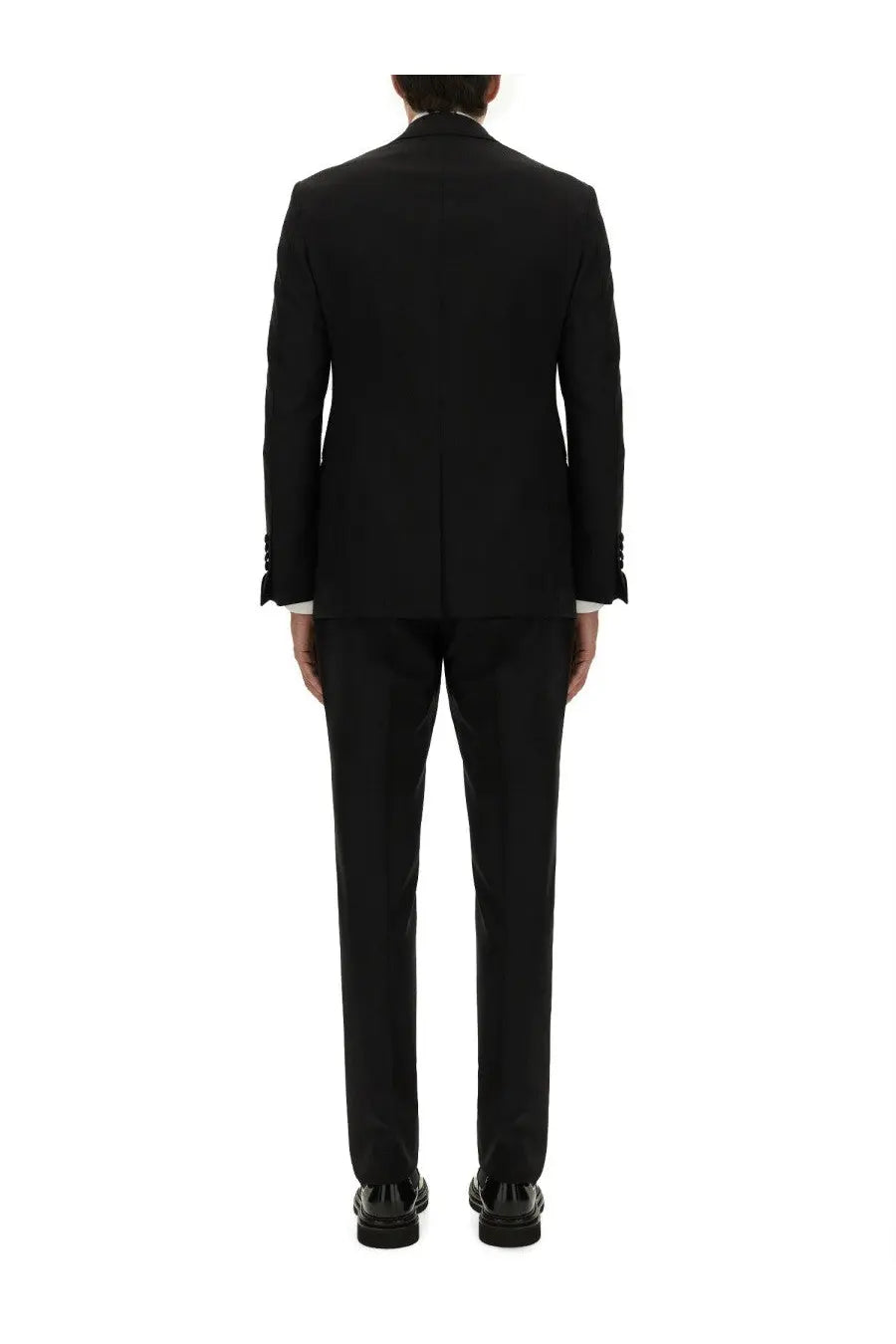 Tom Ford men’s Shelton dress black tailored suit with sleek formal cut and subtle texture for elegant occasions