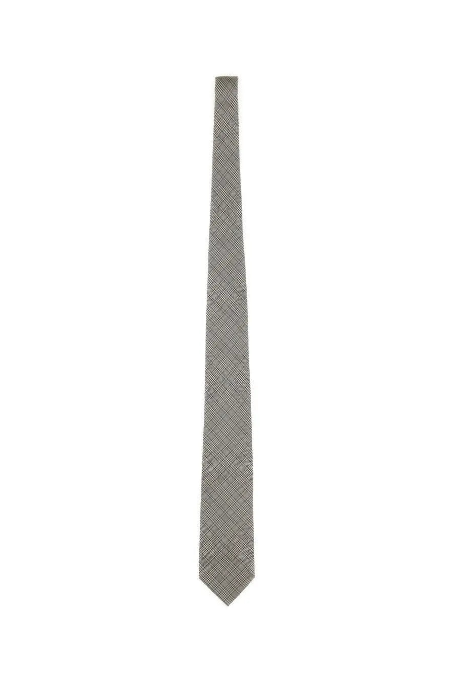 Tom Ford men’s silk tie beige in sleek gray with subtle herringbone pattern crafted from fine woven fabric