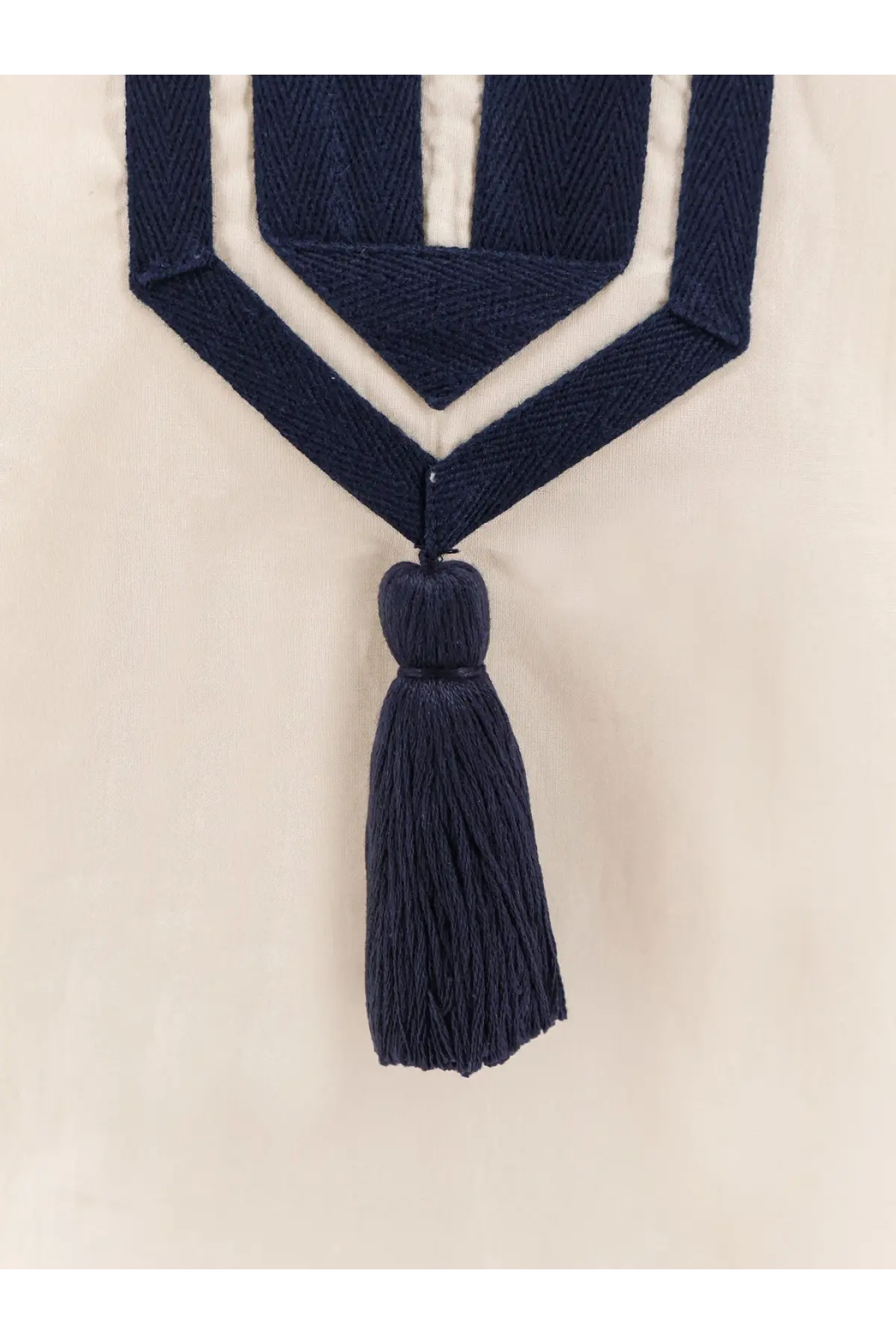Navy blue woven tassel with geometric patterned fabric top on tory burch women’s white cotton short dress