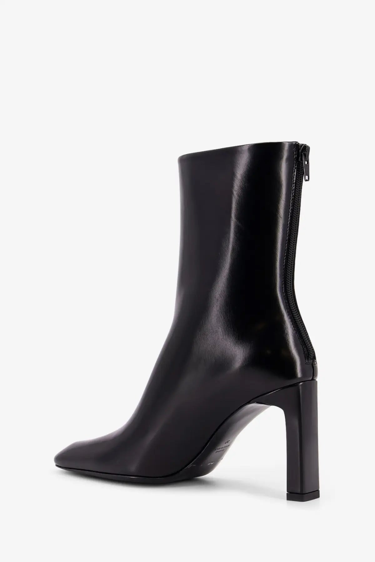 Toteme women’s black leather ankle boot with square toe and block heel in patent leather finish