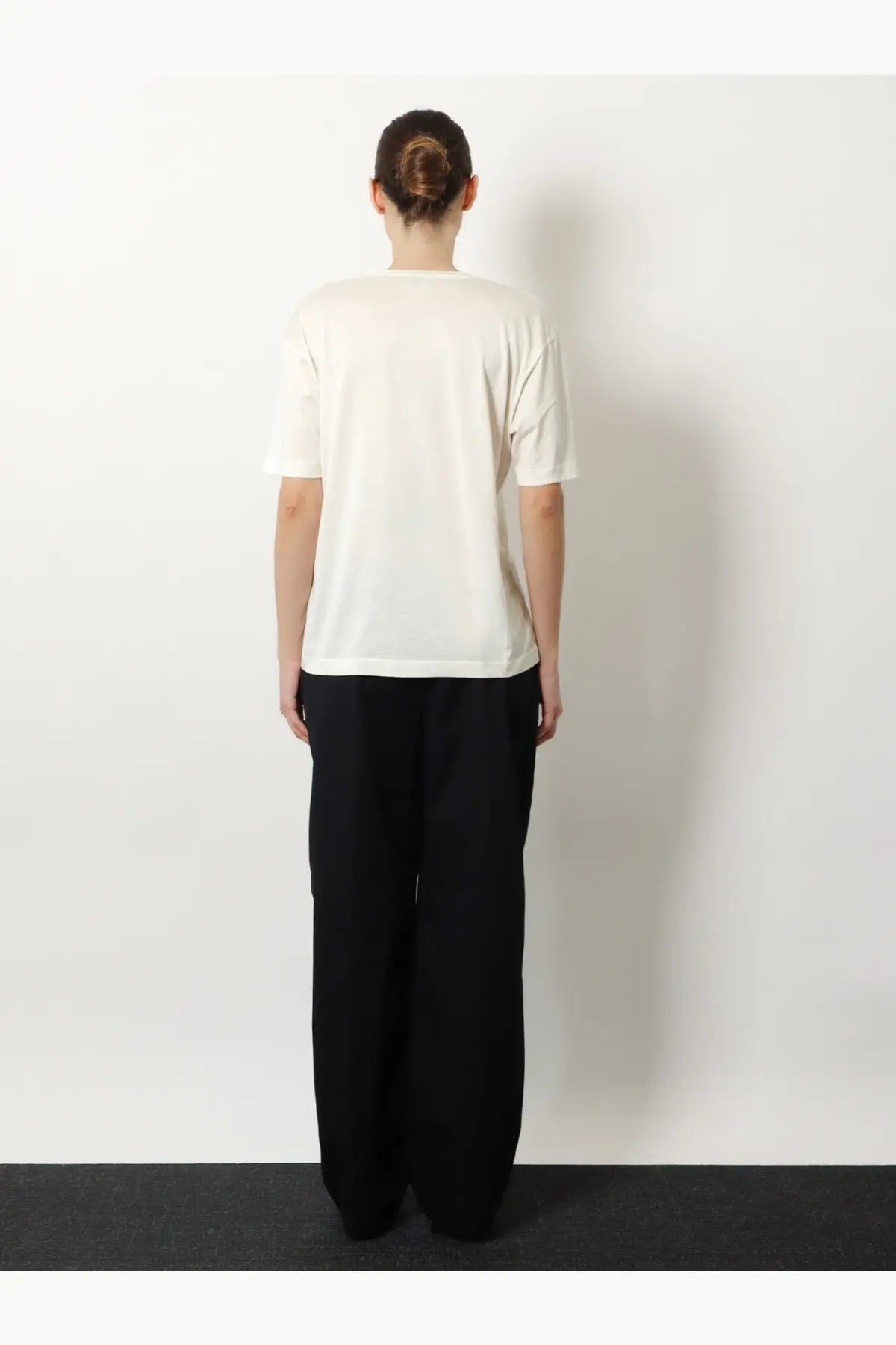 Toteme women’s off-white silk and cotton blend short-sleeved t-shirt with relaxed fit and ribbed neckline