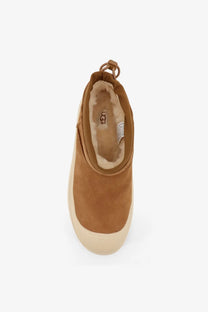 Ugg men’s cl ultra mini weather hybrid ankle boots in tan suede with cream rubber sole and plush shearling lining
