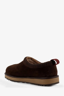 Ugg men’s tasman gtx suede slip grey featuring brown suede slip-on shoe with textured knit collar and tan rubber sole