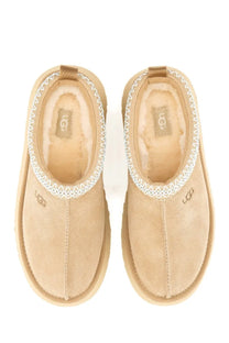Ugg women’s tazz ii plateau sandal beige beige suede slip-on mules with white lace trim and tan rubber soles