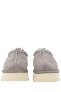 Ugg women’s tazz ii plateau sandal grey in gray suede with white crochet trim and cream rubber sole slip-on mules