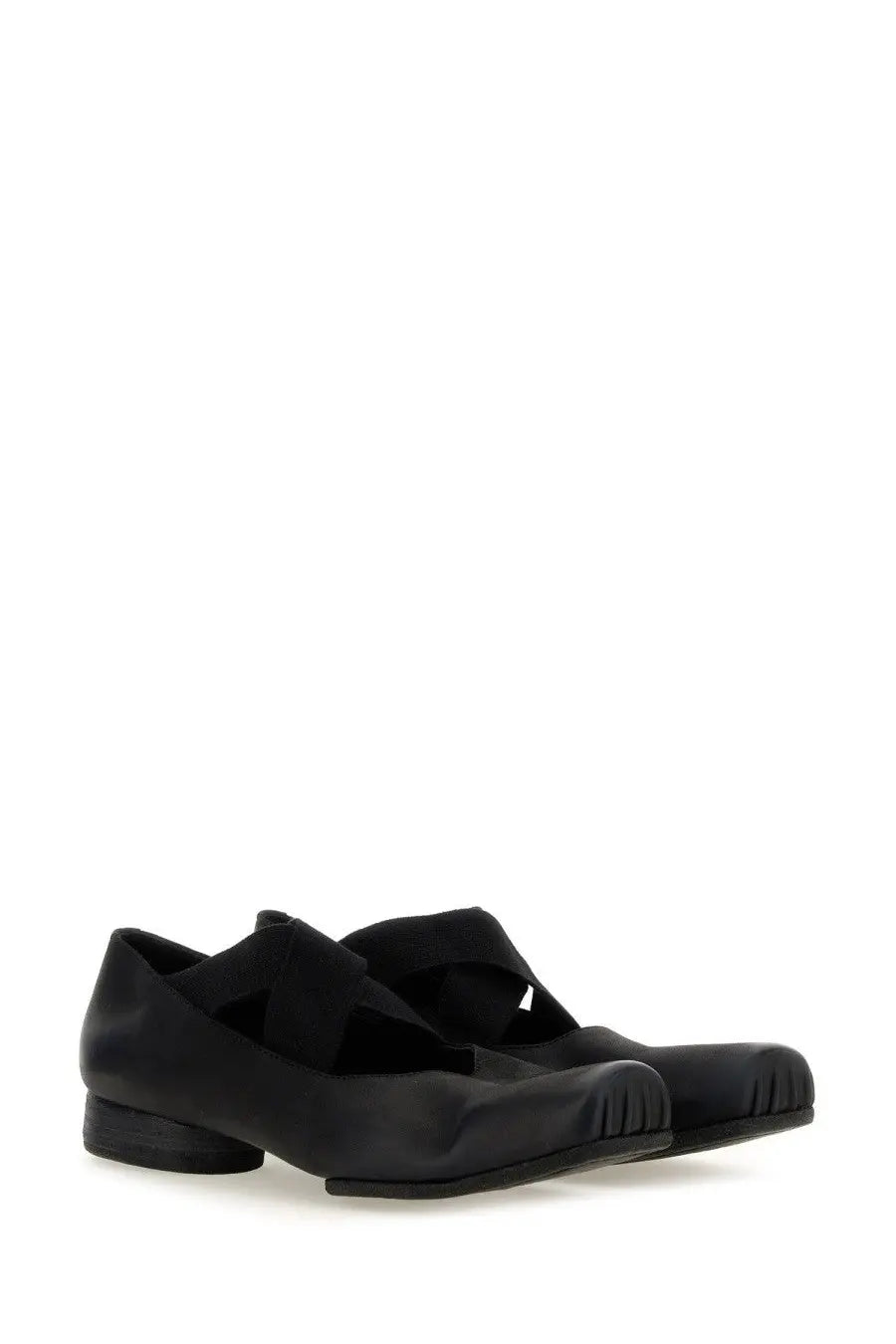 Uma wang women’s black leather mary jane shoes with sleek minimalist design and subtle ribbed toe detailing
