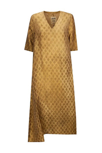 Uma wang women’s midi dress in soft gold with long sleeves a v-neckline and subtle geometric pattern in apostle beige