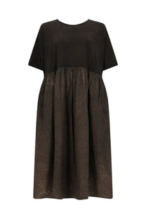 Uma wang women’s black short-sleeved midi dress with gathered waist and textured lower skirt in dana brown