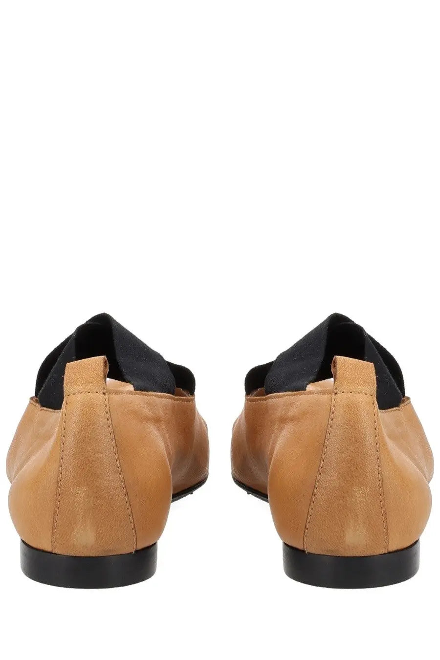 Uma Wang women’s pointed ballerina beige loafers in tan leather with black rubber soles and black fabric lining