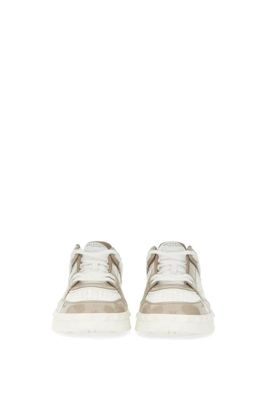 Valentino men’s low top sneaker freedots white in white and beige with a glossy finish on the toe cap
