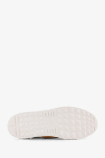 White rubber sole with grid-like tread on valentino men’s open leather sneakers white