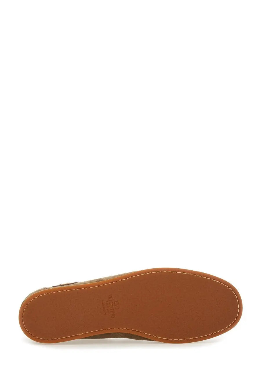 Tan leather sole with visible stitching and Valentino logo embossed near the heel of men’s Palm Avenue boat moccasin beige