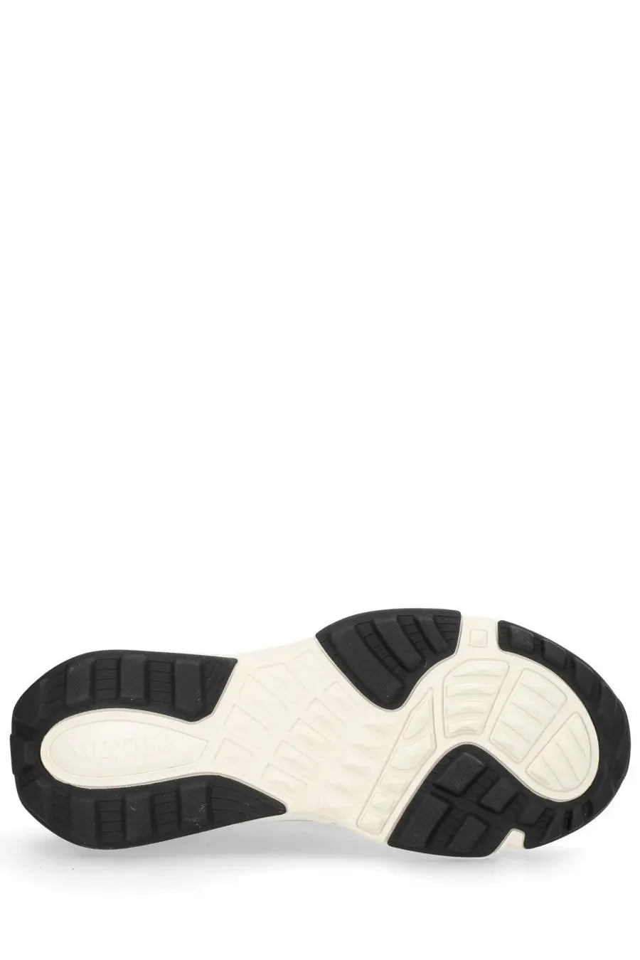 Black and white rubber sole with textured tread pattern on valentino men’s sneaker true act white