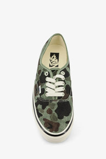 Vans men’s lx authentic canvas sneaker in green camouflage with white laces and classic rubber sole